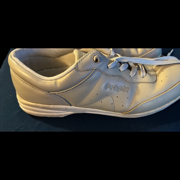 Propet Orthotics Ladies Washable Walker Sneaker - Picture 2 of 6